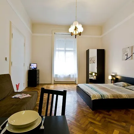 Eiffel Deluxe * Budapest